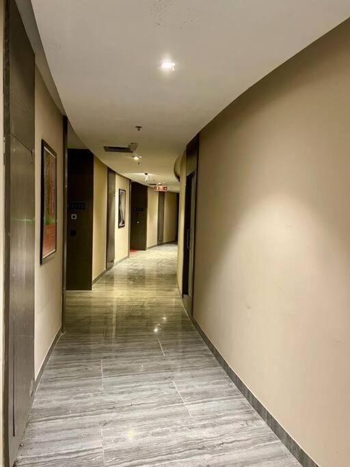 Countryside Luxury Suites - Supernova Noida Nova Deli Exterior foto
