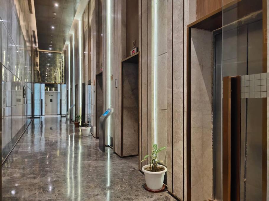 Countryside Luxury Suites - Supernova Noida Nova Deli Exterior foto