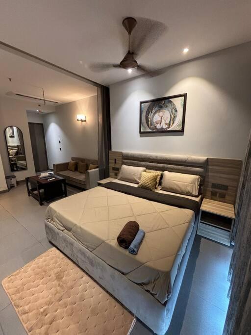 Countryside Luxury Suites - Supernova Noida Nova Deli Exterior foto